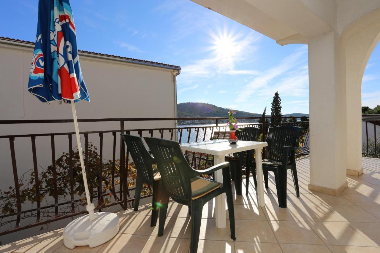 Apartments By The Sea Rogoznica - 10338 Esterno foto